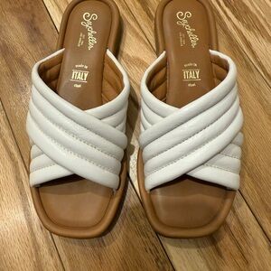 Seychelles White Leather Flats Sandals